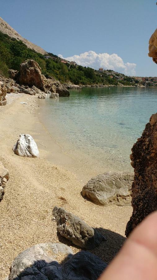Apartments Bassi Stara Baška エクステリア 写真