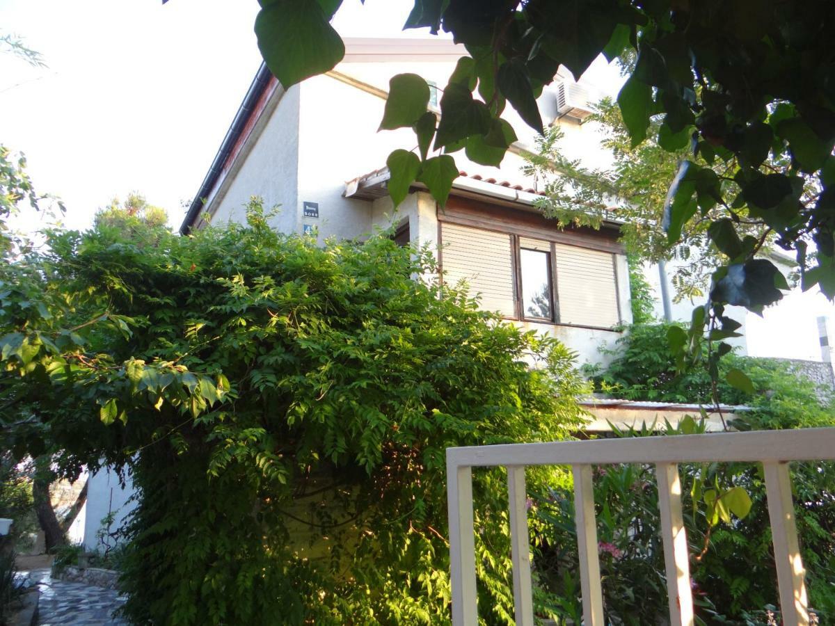 Apartments Bassi Stara Baška エクステリア 写真